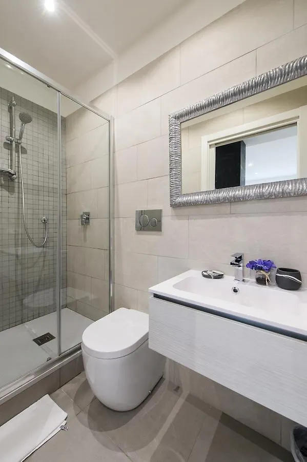 Suite Colosseo APT. Roma 0*,  Italia